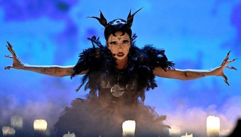 Bambie Thug censurata all’Eurovision, cancellati i messaggi pro Palestina in alfabeto ogamico