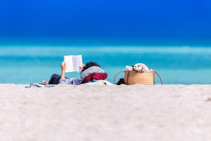 5 libri per passare l’estate sotto l’ombrellone in modo diverso